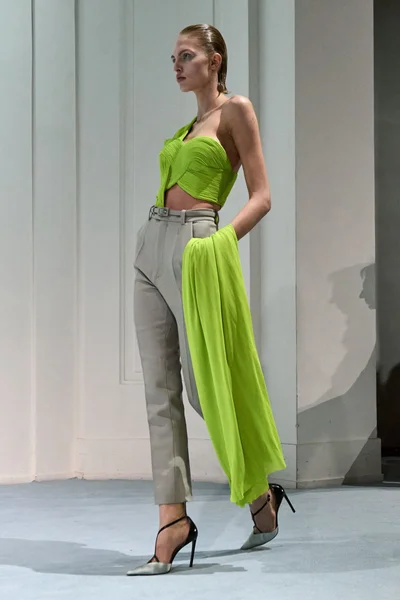 Look 12